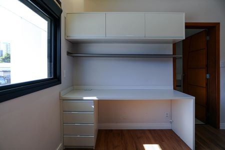 Casa de condomínio para alugar com 275m², 3 quartos e 2 vagasQuarto 2 - Suíte