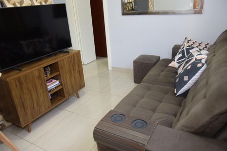Sala de apartamento para alugar com 2 quartos, 45m² em Valo Velho, Embu das Artes