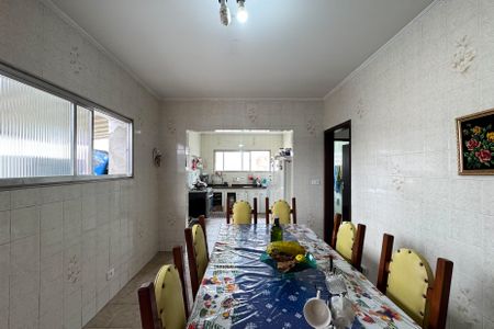 Casa à venda com 300m², 4 quartos e 3 vagasCopa