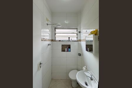 Casa à venda com 300m², 4 quartos e 3 vagasBanheiro Social - Edícula 