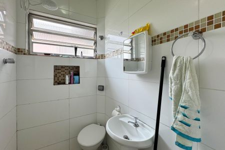 Casa à venda com 300m², 4 quartos e 3 vagasBanheiro Social - Edícula 