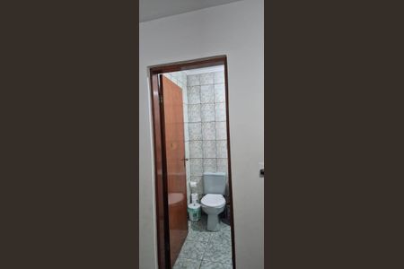 Casa à venda com 206m², 3 quartos e 2 vagasBanheiro 