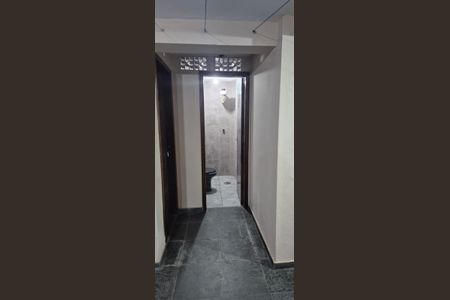 Casa à venda com 206m², 3 quartos e 2 vagasBanheiro 