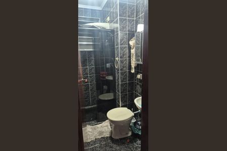 Casa à venda com 206m², 3 quartos e 2 vagasBanheiro 