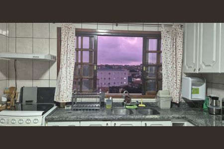 Casa à venda com 206m², 3 quartos e 2 vagasCozinha