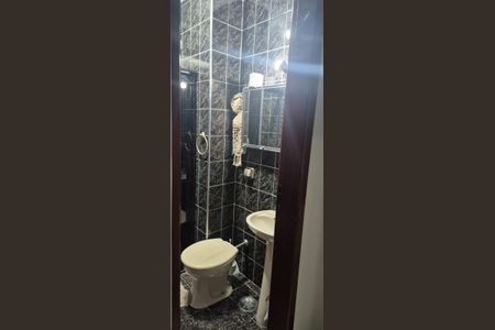 Casa à venda com 206m², 3 quartos e 2 vagasBanheiro 