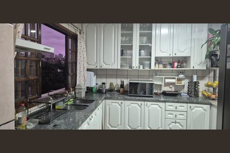 Casa à venda com 206m², 3 quartos e 2 vagasCozinha
