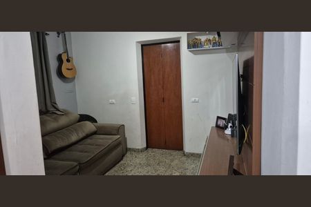 Casa à venda com 206m², 3 quartos e 2 vagasSala