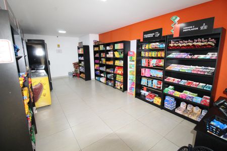 Apartamento para alugar com 64m², 2 quartos e 1 vagaÁrea comum - Mini Mercado