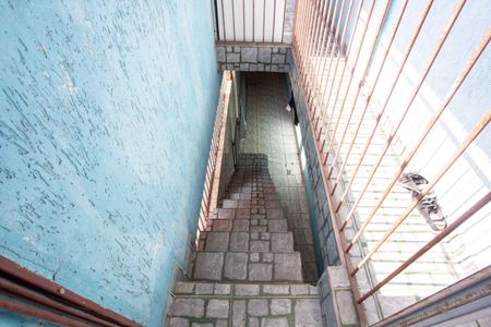 Casa à venda com 100m², 3 quartos e 2 vagasEscada