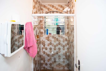 Banheiro Casa 1 de casa à venda com 3 quartos, 100m² em Jardim Miriam, São Paulo