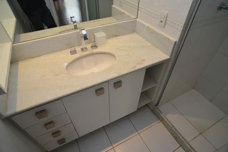 Apartamento para alugar com 150m², 4 quartos e 2 vagasBanheiro Suíte 1