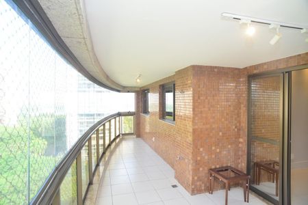 Apartamento para alugar com 150m², 4 quartos e 2 vagasVaranda