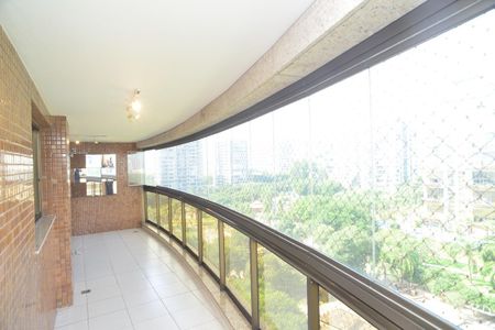 Apartamento para alugar com 150m², 4 quartos e 2 vagasVaranda