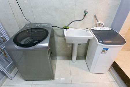 Casa à venda com 300m², 3 quartos e 3 vagasCasa 1 - Área de Serviço