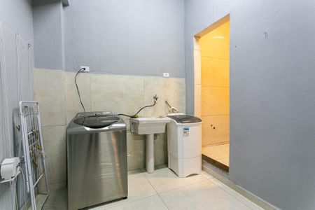 Casa à venda com 300m², 3 quartos e 3 vagasCasa 1 - Área de Serviço