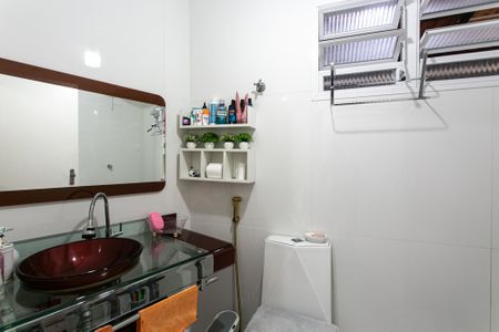 Casa à venda com 300m², 3 quartos e 3 vagasCasa 1 - Banheiro
