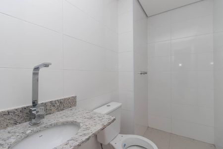 Banheiro de apartamento à venda com 2 quartos, 35m² em Vila Mazzei, São Paulo