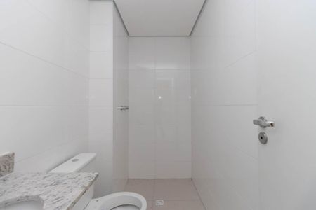 Banheiro de apartamento à venda com 2 quartos, 35m² em Vila Mazzei, São Paulo