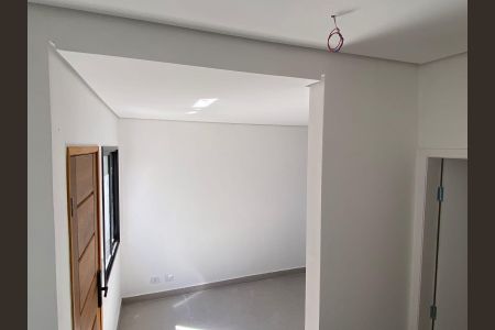 Sala  de casa de condomínio à venda com 2 quartos, 94m² em Jardim das Flores, Osasco