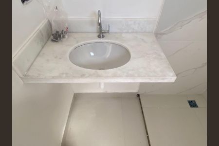 Casa de condomínio à venda com 94m², 2 quartos e 2 vagasBanheiro da Suíte 2