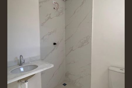 Casa de condomínio à venda com 94m², 2 quartos e 2 vagasBanheiro da Suíte 2