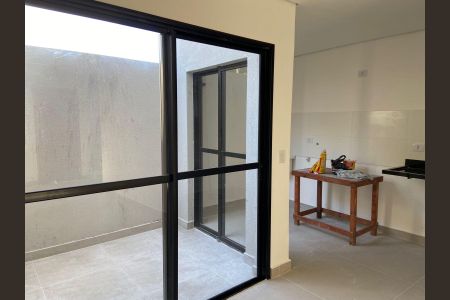Casa de condomínio à venda com 94m², 2 quartos e 2 vagasSala - Cozinha