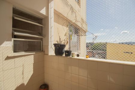 Apartamento para alugar com 65m², 2 quartos e 1 vagaÁrea de Serviço