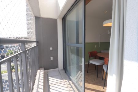 Varanda de kitnet/studio para alugar com 1 quarto, 55m² em Jardim Independência (são Paulo), São Paulo