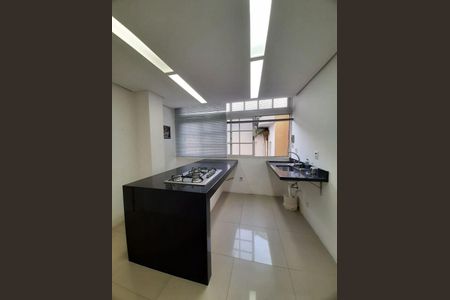 Cozinha de apartamento para alugar com 1 quarto, 49m² em Rio Branco, Porto Alegre