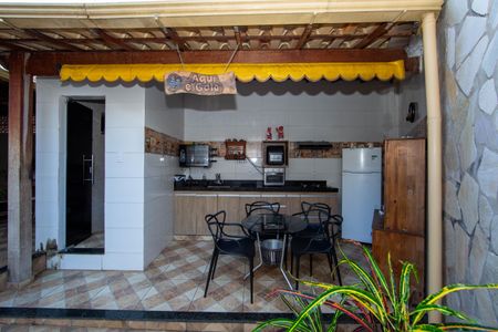 Casa à venda com 158m², 2 quartos e 2 vagasAREA EXTERNA