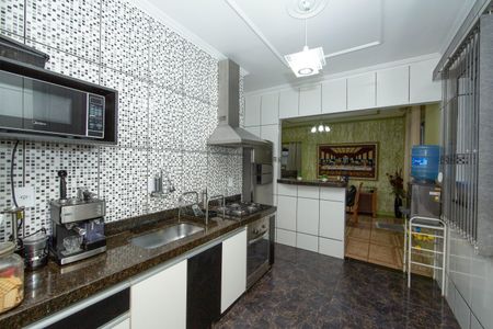 Casa à venda com 158m², 2 quartos e 2 vagasCOZINHA