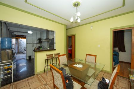 Casa à venda com 158m², 2 quartos e 2 vagasSALA