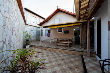 Casa à venda com 158m², 2 quartos e 2 vagasAREA EXTERNA