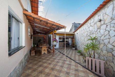 Casa à venda com 158m², 2 quartos e 2 vagasAREA EXTERNA