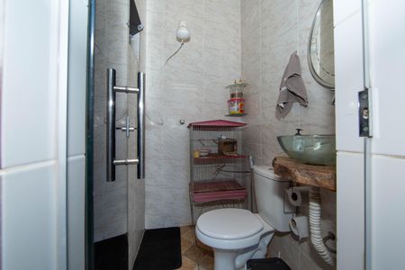 Casa à venda com 158m², 2 quartos e 2 vagasBANHEIRO2