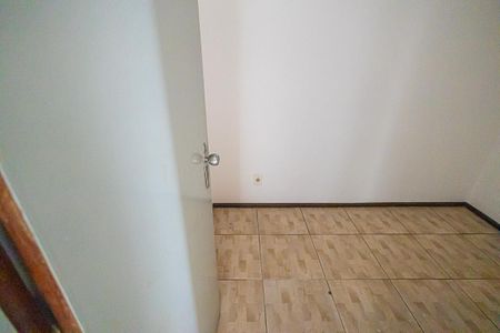 Casa de condomínio à venda com 130m², 3 quartos e 1 vagaquarto de serviço