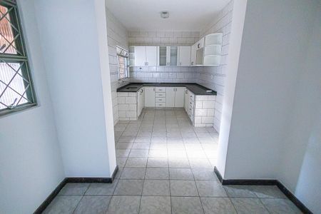 Casa de condomínio à venda com 130m², 3 quartos e 1 vagacozinha