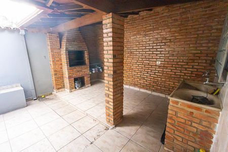 Casa de condomínio à venda com 130m², 3 quartos e 1 vagaarea privativa e de serviço