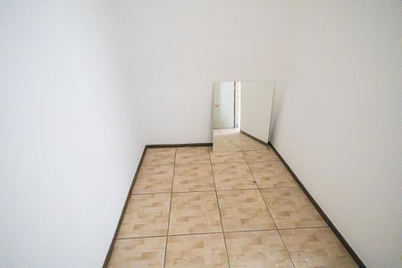 Casa de condomínio à venda com 130m², 3 quartos e 1 vagaquarto de serviço