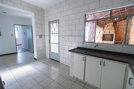 cozinha de casa de condomínio à venda com 3 quartos, 130m² em Ouro Preto, Belo Horizonte