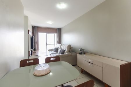 Apartamento à venda com 52m², 2 quartos e 1 vaga Apartamento à venda com 52m², 2 quartos e 1 vagaSala