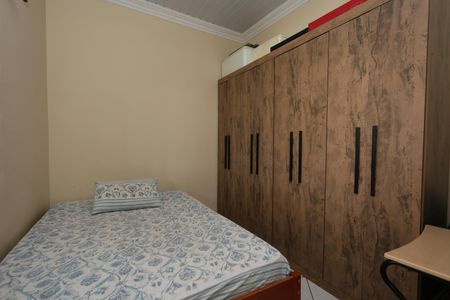 Casa à venda com 41m², 3 quartos e 1 vagaquarto 2