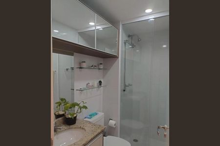 Banheiro  de apartamento à venda com 3 quartos, 73m² em Jardim Wanda, Taboão da Serra