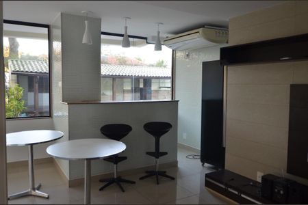 Apartamento à venda com 75m², 2 quartos e 1 vagaÁrea comum
