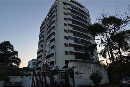 Apartamento à venda com 75m², 2 quartos e 1 vagaFachada