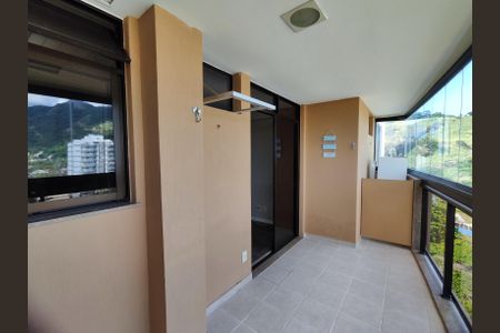 Apartamento à venda com 75m², 2 quartos e 1 vagaVaranda