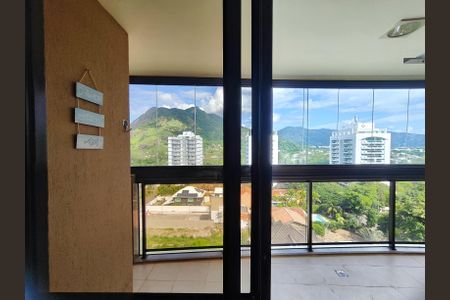 Apartamento à venda com 75m², 2 quartos e 1 vagaVaranda