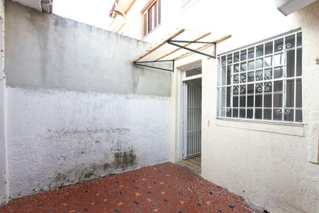Casa para alugar com 100m², 2 quartos e 1 vagaÁrea de Serviço / Quintal