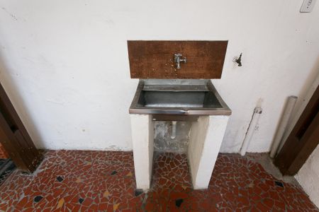 Casa para alugar com 100m², 2 quartos e 1 vagaÁrea de Serviço / Quintal